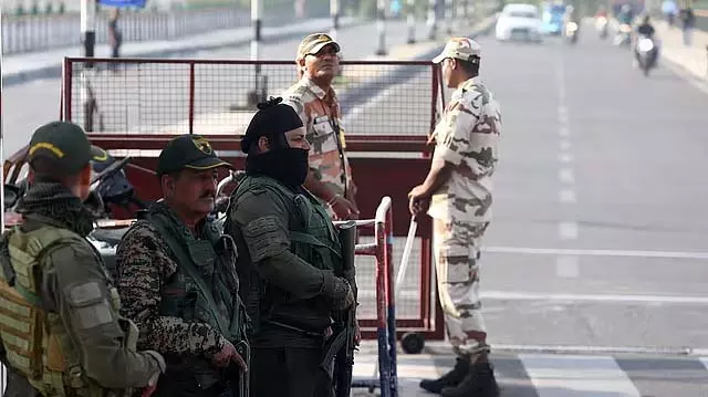 पहलगाम आतंकी हमला: सेना ने बारामूला में घुसपैठ की कोशिश नाकाम की, दो आतंकी ढेर पहलगाम आतंकी हमला: सेना ने बारामूला में घुसपैठ की कोशिश नाकाम की, दो आतंकी ढेर