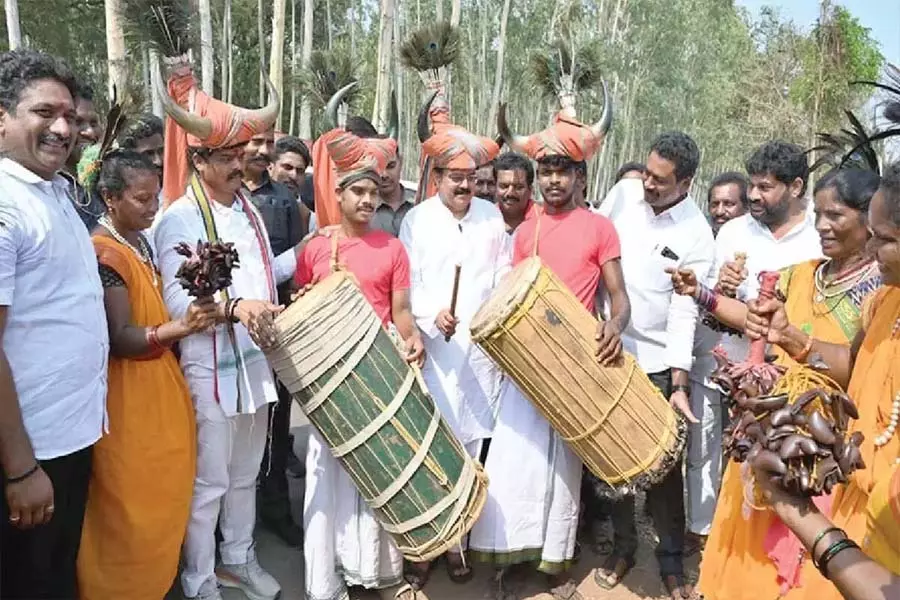 Polavaram विस्थापितों के लिए बेहतर जीवन स्थितियों का वादा किया Polavaram विस्थापितों के लिए बेहतर जीवन स्थितियों का वादा किया