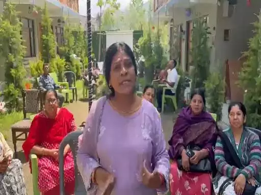 पहलगाम में थे रायपुर के 65 लोग, साय सरकार ने सभी से किया संपर्क पहलगाम में थे रायपुर के 65 लोग, साय सरकार ने सभी से किया संपर्क