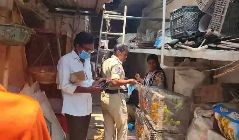 Karimnagar: अस्वच्छ परिस्थितियों में संचालित पालतू जानवरों की दुकान के खिलाफ मामला दर्ज Karimnagar: अस्वच्छ परिस्थितियों में संचालित पालतू जानवरों की दुकान के खिलाफ मामला दर्ज