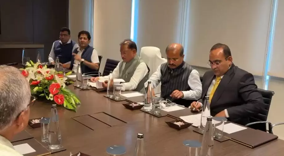 स्विफ्ट मर्चेंडाइज के निदेशक पी गांधी ने CM विष्णुदेव साय से की मुलाकात स्विफ्ट मर्चेंडाइज के निदेशक पी गांधी ने CM विष्णुदेव साय से की मुलाकात