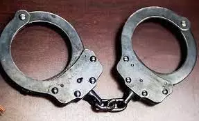 Manipur पुलिस ने पत्नी को आत्महत्या के लिए उकसाने के आरोप में एक व्यक्ति को गिरफ्तार किया Manipur पुलिस ने पत्नी को आत्महत्या के लिए उकसाने के आरोप में एक व्यक्ति को गिरफ्तार किया