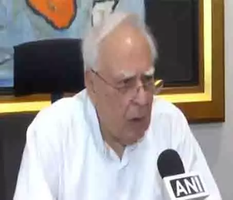 Kapil Sibal ने की पहलगाम के आतंकवादियों पर अंतरराष्ट्रीय न्यायालय में मुकदमा चलाने की मांग Kapil Sibal ने की पहलगाम के आतंकवादियों पर अंतरराष्ट्रीय न्यायालय में मुकदमा चलाने की मांग