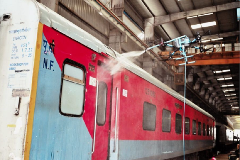 Assam : एनएफ रेलवे ने कामाख्या स्टेशन पर सफाई के लिए ड्रोन का इस्तेमाल किया Assam : एनएफ रेलवे ने कामाख्या स्टेशन पर सफाई के लिए ड्रोन का इस्तेमाल किया
