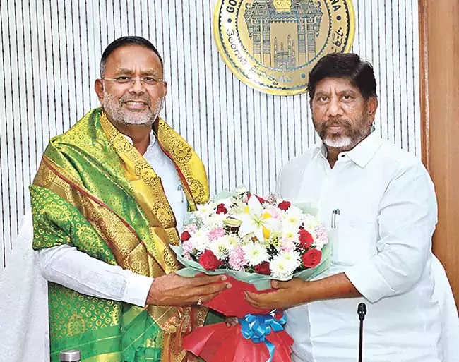 Telangana : भट्टी ने सचिवालय में विक्रमार्क से मुलाकात की Telangana : भट्टी ने सचिवालय में विक्रमार्क से मुलाकात की