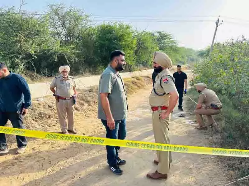 Amritsar: पुलिस के साथ मुठभेड़ के बाद दो हथियार तस्कर गिरफ्तार Amritsar: पुलिस के साथ मुठभेड़ के बाद दो हथियार तस्कर गिरफ्तार