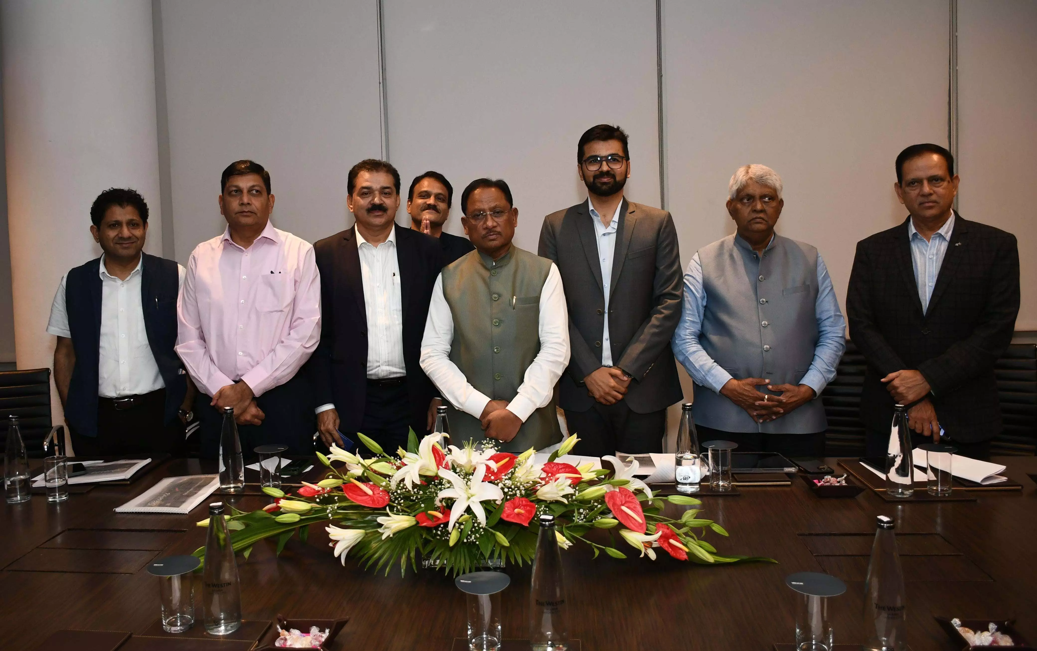 नवा रायपुर में मल्टिस्पेशियलिटी अस्पताल की स्थापना में शाल्वी ग्रुप की रुचि, मुंबई में CM साय से की मुलाकात नवा रायपुर में मल्टिस्पेशियलिटी अस्पताल की स्थापना में शाल्वी ग्रुप की रुचि, मुंबई में CM साय से की मुलाकात