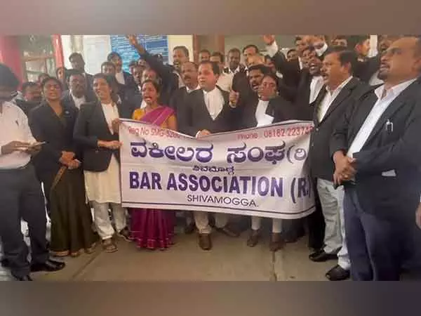 पहलगाम आतंकी हमला: Manjunath Rao की मौत पर शिवमोग्गा में शोक, पूरे जिले में विरोध प्रदर्शन पहलगाम आतंकी हमला: Manjunath Rao की मौत पर शिवमोग्गा में शोक, पूरे जिले में विरोध प्रदर्शन