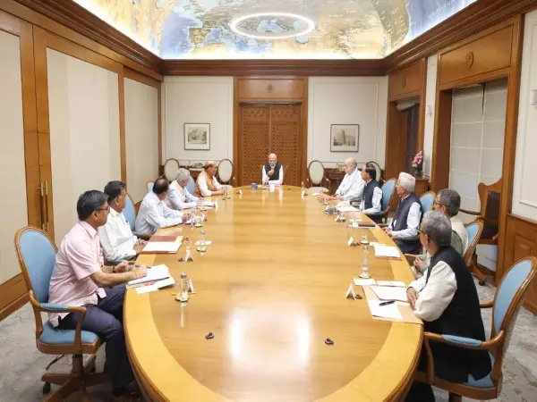 पहलगाम आतंकी हमला: PM Modi ने दो घंटे से अधिक समय तक सीसीएस बैठक की अध्यक्षता की पहलगाम आतंकी हमला: PM Modi ने दो घंटे से अधिक समय तक सीसीएस बैठक की अध्यक्षता की