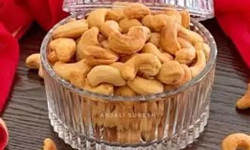 Baked Masala Kaju Recipe: शाम की हल्की भूख को तुरंत शांत करें क्रिस्पी और चटपटे बेक्ड मसाला काजू के साथ Baked Masala Kaju Recipe: शाम की हल्की भूख को तुरंत शांत करें क्रिस्पी और चटपटे बेक्ड मसाला काजू के साथ