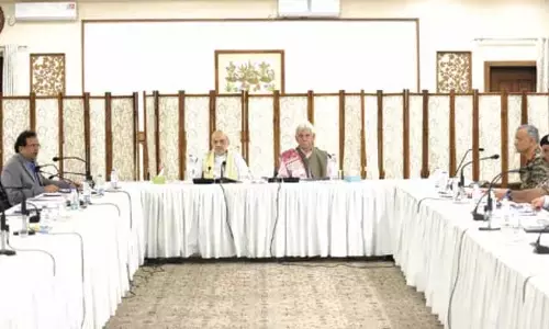 गृह मंत्री कश्मीर पहुंचे