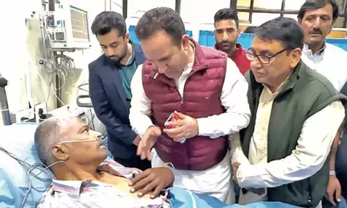 नेता प्रतिपक्ष सुनील शर्मा ने अनंतनाग का दौरा किया, पीड़ितों से मुलाकात की नेता प्रतिपक्ष सुनील शर्मा ने अनंतनाग का दौरा किया, पीड़ितों से मुलाकात की