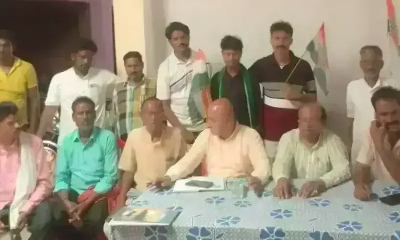 Araria: फारबिसगंज प्रखंड कांग्रेस की बैठक में बूथ कमिटी निर्माण पर चर्चा