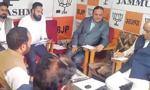 अशोक कौल ने भाजपा नेताओं के साथ बैठक की अशोक कौल ने भाजपा नेताओं के साथ बैठक की
