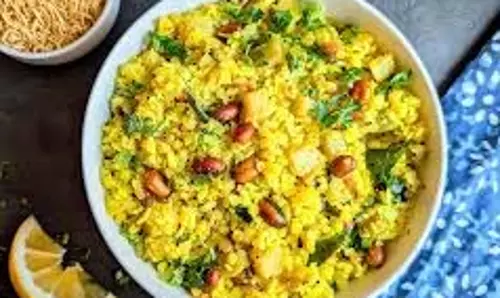 Recipe: हेल्दी और स्वादिष्ट शाम की क्रेविंग के लिए बेस्ट है हेल्दी पोहा