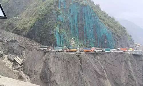 Ramban flood: जम्मू-श्रीनगर राजमार्ग लगातार तीसरे दिन भी बंद