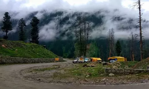 Kashmir को राहत दे रही मुगल रोड