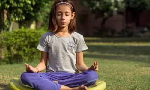 बच्चे से बुजुर्ग सबके लिए है योग, अभ्यास से पहले नियम जानना जरूरी बच्चे से बुजुर्ग सबके लिए है योग, अभ्यास से पहले नियम जानना जरूरी