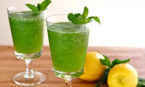 Mint Lemon Sharbat :बढ़ते पारे के बीच शरीर को ठंडा रखने के लिए करें इसका सेवन Mint Lemon Sharbat :बढ़ते पारे के बीच शरीर को ठंडा रखने के लिए करें इसका सेवन
