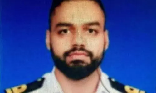 पहलगाम आतंकी हमला: शहीद नौसेना अधिकारी को श्रद्धांजलि, विशेष विमान से शव लाया जा रहा है दिल्ली
