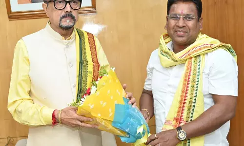 राज्यपाल रमेन डेका से आदिवासी नेता सुभाष सिंह परते मिले