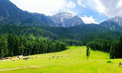 जानें क्यों आतंक से त्रस्त पहलगाम को मिनी स्विट्जरलैंड कहा जाता है