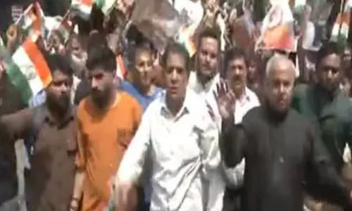 आतंकवादी हमले की निंदा करते हुए हिंदू संगठनों ने जम्मू में किया विरोध प्रदर्शन