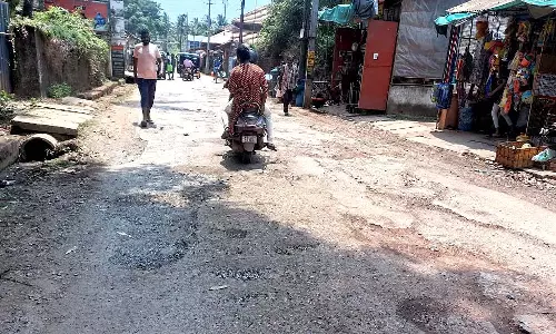 Kumta : जर्जर सड़क से लोग परेशान