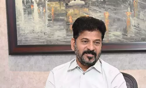 रेवंत रेड्डी ने सिविल सेवा परीक्षा पास करने पर RGCA योजना के 7 लाभार्थियों को बधाई दी