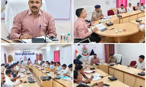 IPS सूरज सिंह परिहार ने ली धमतरी एसपी दफ्तर के अफसरों की मीटिंग