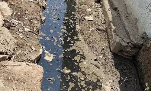 सफाई की कमी: सीमावर्ती गांव में बुनियादी ढांचे का अभाव सफाई की कमी: सीमावर्ती गांव में बुनियादी ढांचे का अभाव