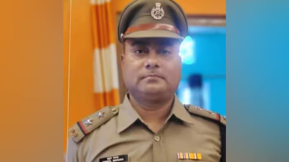 Assam के नमटोला पुलिस अधिकारी को कथित रिश्वतखोरी और कदाचार के लिए निलंबित किया Assam के नमटोला पुलिस अधिकारी को कथित रिश्वतखोरी और कदाचार के लिए निलंबित किया