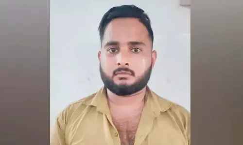 बस यात्री का गला घोंटने का प्रयास; युवक गिरफ्तार