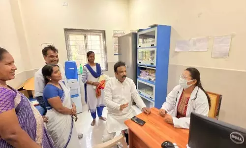 MLA Sriganesh ने बालमराय प्राथमिक स्वास्थ्य केंद्र में सुविधाओं की समीक्षा की MLA Sriganesh ने बालमराय प्राथमिक स्वास्थ्य केंद्र में सुविधाओं की समीक्षा की