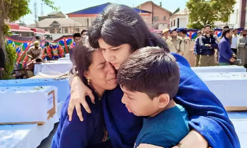 सांसद अपराजिता सारंगी ने पहलगाम आतंकी हमले में मारे गए ओडिशा के व्यक्ति के परिवार से मुलाकात की