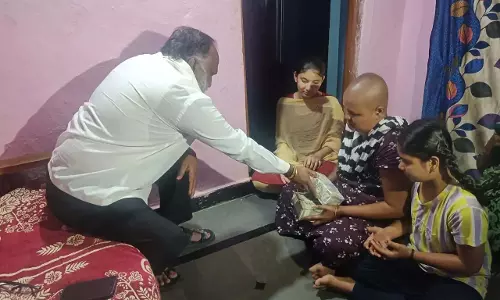 Jagga Reddy ने कैंसर रोगी को 10 लाख रुपये की सहायता राशि दी