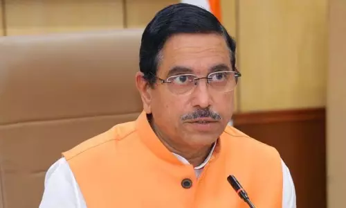 पहलगाम आतंकी हमले में कर्नाटक के तीन लोग मारे गए: केंद्रीय मंत्री प्रल्हाद जोशी पहलगाम आतंकी हमले में कर्नाटक के तीन लोग मारे गए: केंद्रीय मंत्री प्रल्हाद जोशी