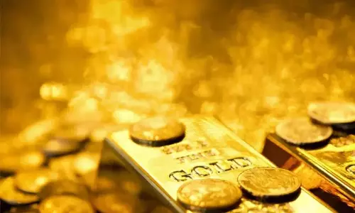 रिकॉर्ड ऊंचाई पर पहुंचने के बाद सोने -चांदी की कीमतों में मामूली गिरावट रिकॉर्ड ऊंचाई पर पहुंचने के बाद सोने -चांदी की कीमतों में मामूली गिरावट