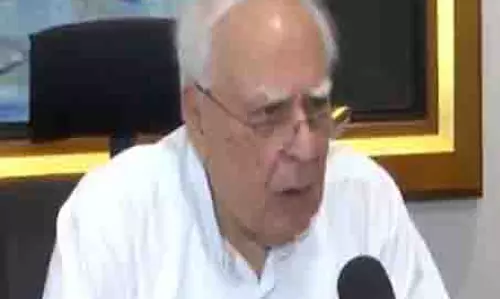 Kapil Sibal ने की पहलगाम के आतंकवादियों पर अंतरराष्ट्रीय न्यायालय में मुकदमा चलाने की मांग Kapil Sibal ने की पहलगाम के आतंकवादियों पर अंतरराष्ट्रीय न्यायालय में मुकदमा चलाने की मांग