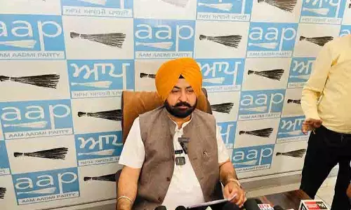 Ludhiana: राजस्व अधिकारियों से मंत्री ने कहा, कार्यालय में आएं या नोटिस का सामना करें