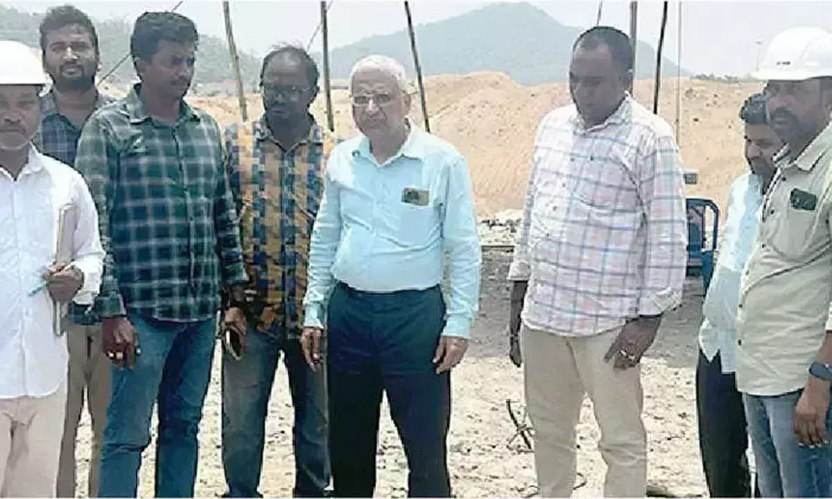 Andhra: केंद्रीय टीम ने पोलावरम का दौरा किया Andhra: केंद्रीय टीम ने पोलावरम का दौरा किया