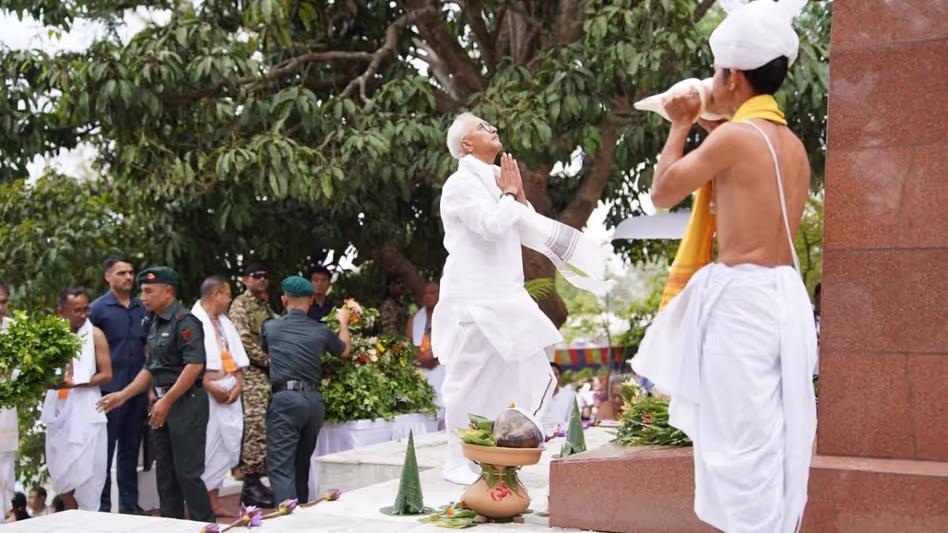 Manipur ने खोंगजोम दिवस 2025 पर श्रद्धांजलि अर्पित की राज्यपाल ने पहलगाम आतंकी हमले की निंदा की Manipur ने खोंगजोम दिवस 2025 पर श्रद्धांजलि अर्पित की राज्यपाल ने पहलगाम आतंकी हमले की निंदा की