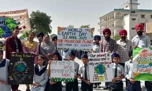 Amritsar: क्षेत्र भर के स्कूलों, कॉलेजों में विश्व पृथ्वी दिवस मनाया गया Amritsar: क्षेत्र भर के स्कूलों, कॉलेजों में विश्व पृथ्वी दिवस मनाया गया