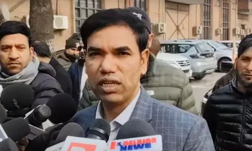 कश्मीर में आवश्यक आपूर्ति को लेकर घबराने की जरूरत नहीं: Div Comm