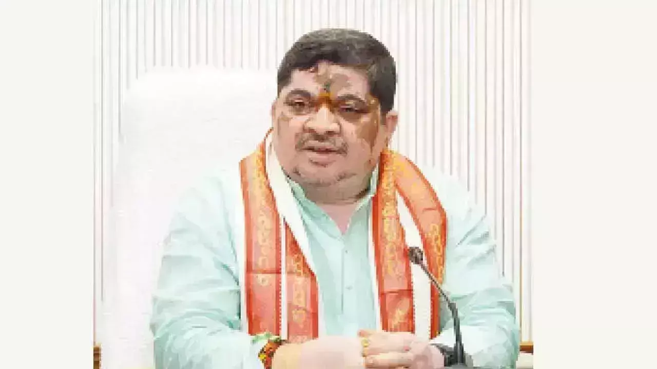Ponnam ने बांदी पर चुनाव आचार संहिता का उल्लंघन करने का आरोप लगाया