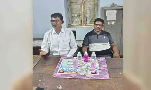 Peddapalli सिंचाई अधिकारी 20,000 रुपये से अधिक की रिश्वत लेते गिरफ्तार Peddapalli सिंचाई अधिकारी 20,000 रुपये से अधिक की रिश्वत लेते गिरफ्तार