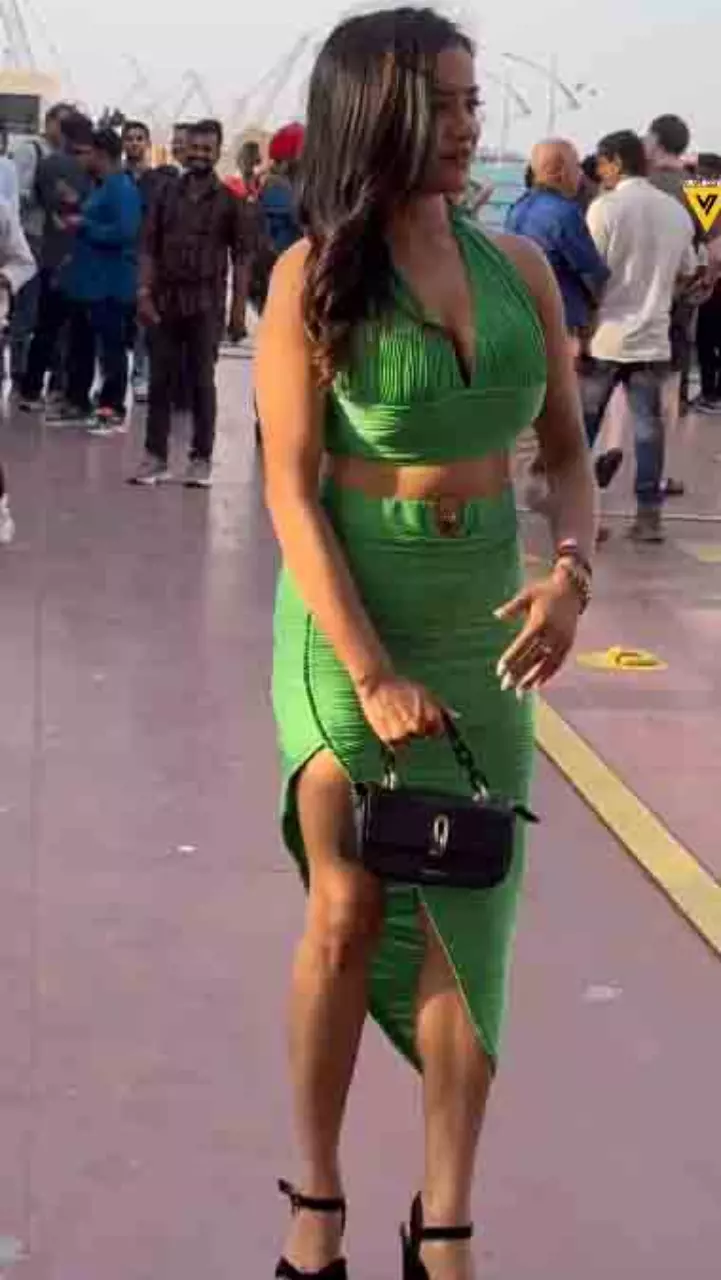 मनीषा रानी की हॉट अदाएं