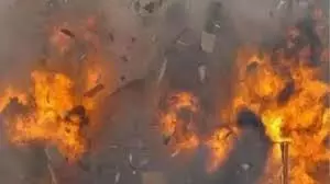 UP News: अवैध पटाखा फैक्ट्री में विस्फोट, आधा दर्जन से ज्यादा लोग घायल UP News: अवैध पटाखा फैक्ट्री में विस्फोट, आधा दर्जन से ज्यादा लोग घायल