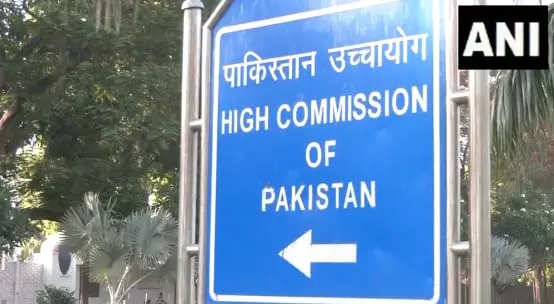 पहलगाम टेरर अटैक, भारत ने देर रात पाकिस्तानी उच्चायुक्त को किया था तलब पहलगाम टेरर अटैक, भारत ने देर रात पाकिस्तानी उच्चायुक्त को किया था तलब
