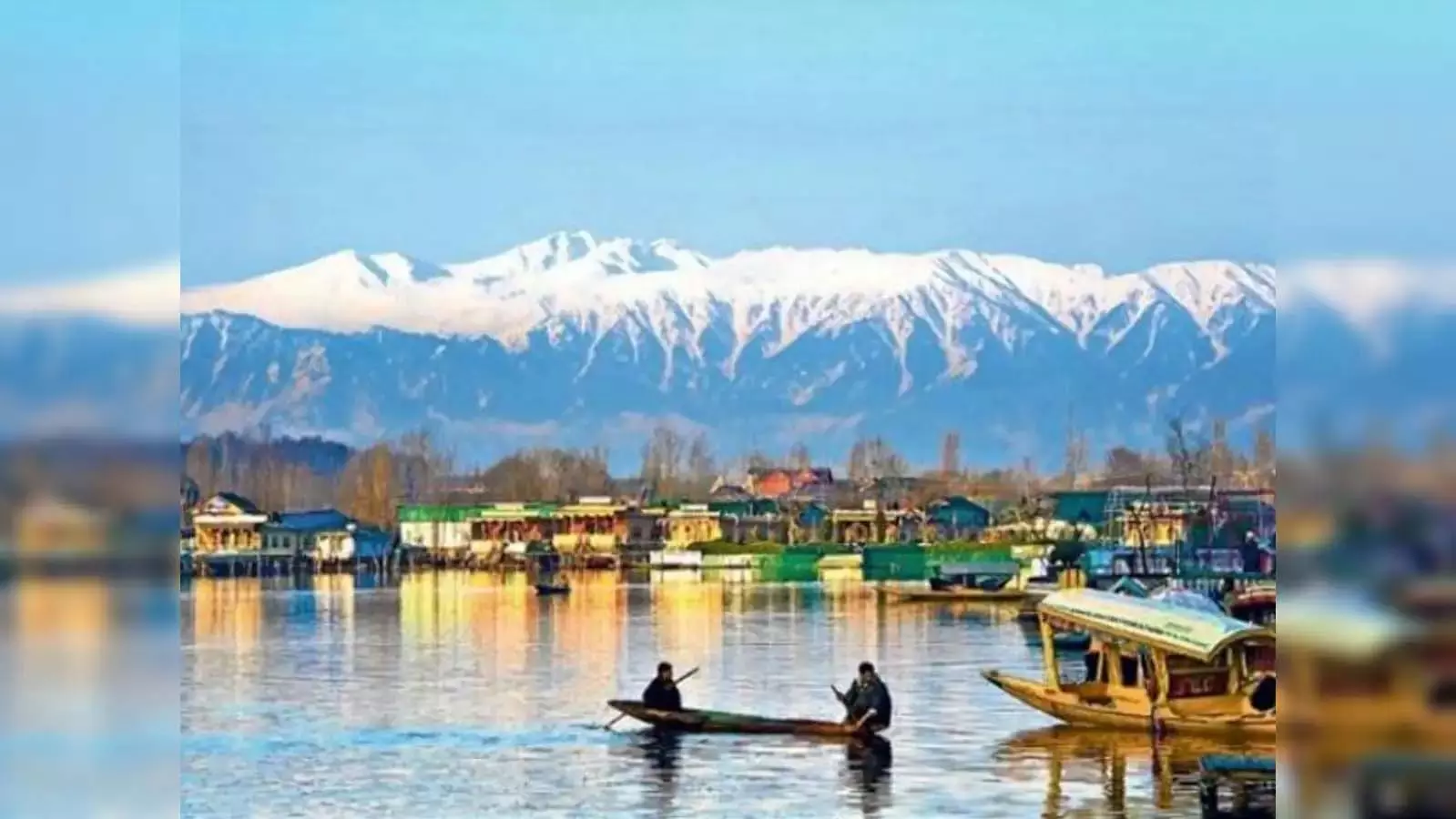 तमिलनाडु के पर्यटक जम्मू-कश्मीर से सुरक्षित दिल्ली लौटे तमिलनाडु के पर्यटक जम्मू-कश्मीर से सुरक्षित दिल्ली लौटे